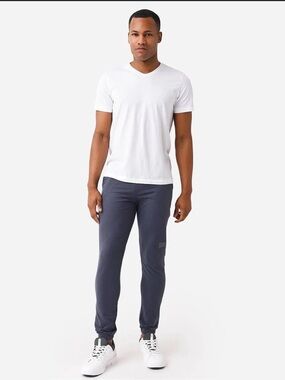 Vuori Mens Balboa in Navy size XL